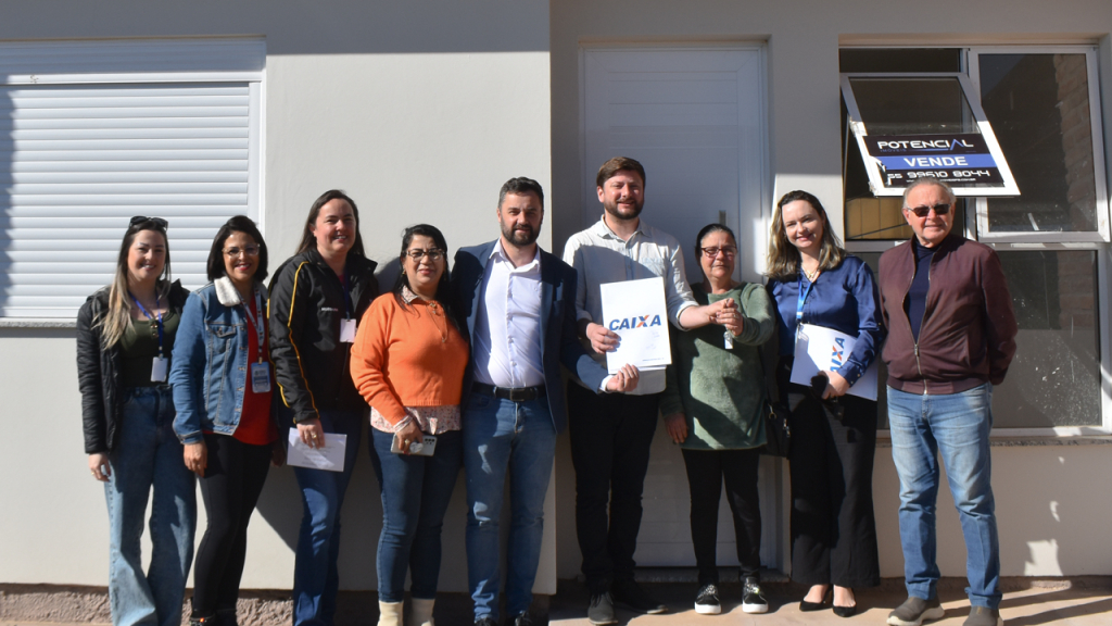 Primeiras seis famílias do Compra Assistida já estão em suas casas