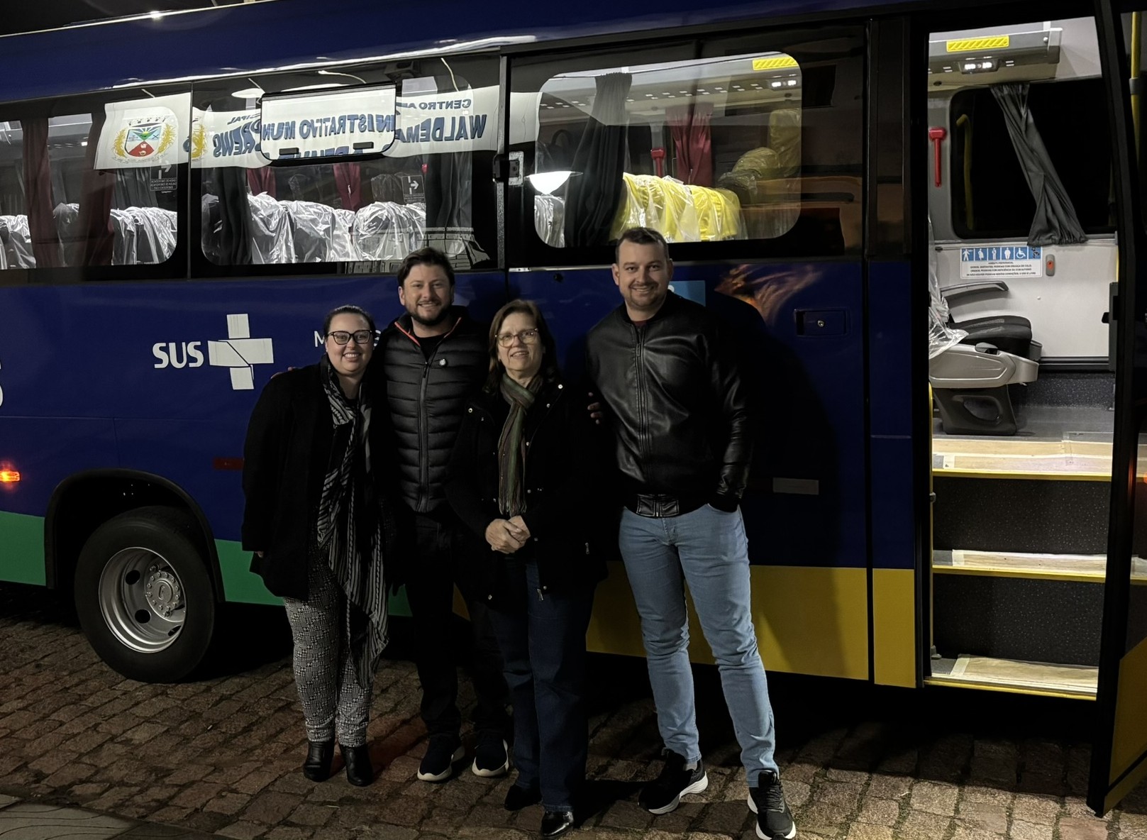 Município recebe novo micro-ônibus para reforçar o transporte de pacientes da saúde