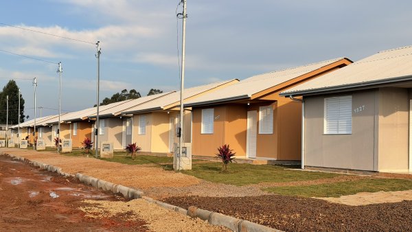 Foto da Notícia Município entrega as primeiras 20 casas do Programa A Casa é Sua – Calamidade